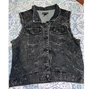 Women’s Jean Vest